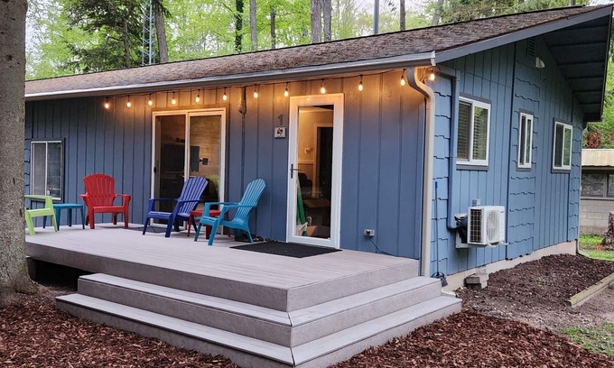 Honor Cottage | "Cottage Pisces, It's all about the water!"