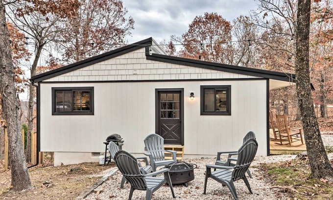 Osage Beach Cottage | Cottage w/Grill & Fire Pit in Osage Beach!