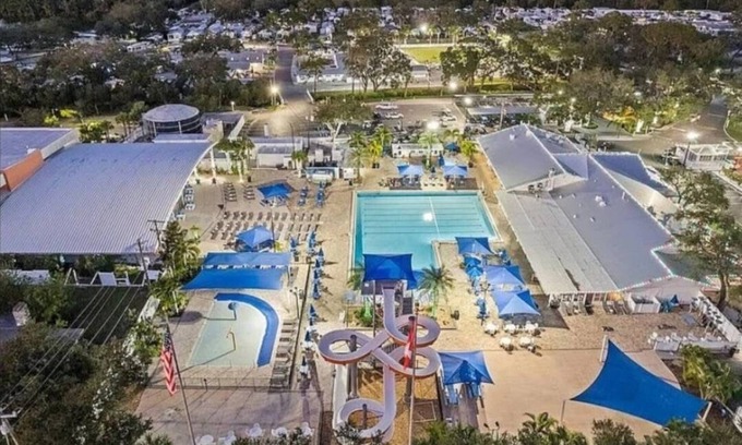 Braden River Cottage | Cottage with Full Resort Amenity Access!