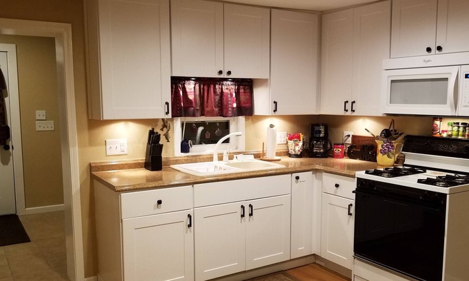 Cotter House | Cotter Rock Cottage, Historic Cotter AR. Near River "Trout Capital USA"