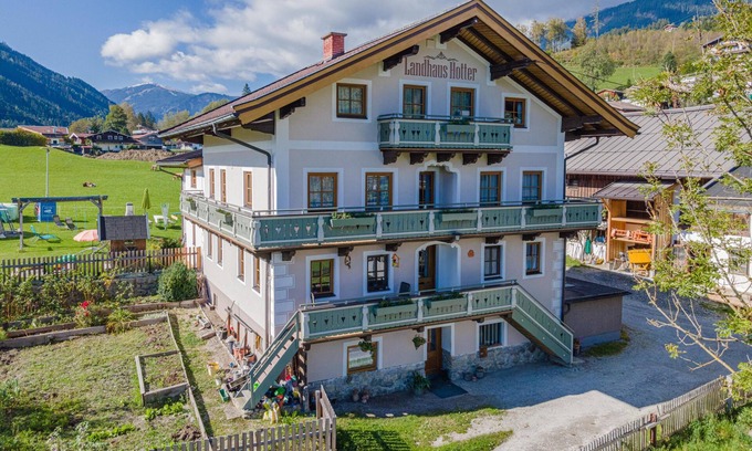 Schonbach Apartment | Country house close to Wildkogel ski area