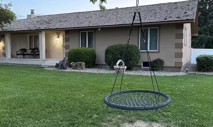 Dodge City House | Country Club Hideaway