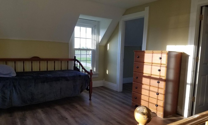 Gypsum House | Country farm house near Port Clinton perfect for fishing and Lake Erie getaways.