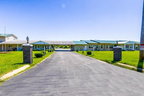 Sturgis Hotel | Country Hearth Inn & Suites By OYO Sturgis