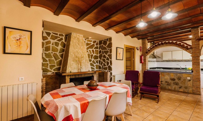 Navares House | Country House 'Casa Alderete' with Mountain View, Wi-Fi and Air Conditioning