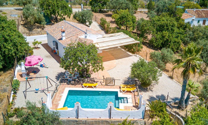 Comares House | Country House 'La Casita Del Garrobo' with Mountain View, Wi-Fi and Air Conditioning