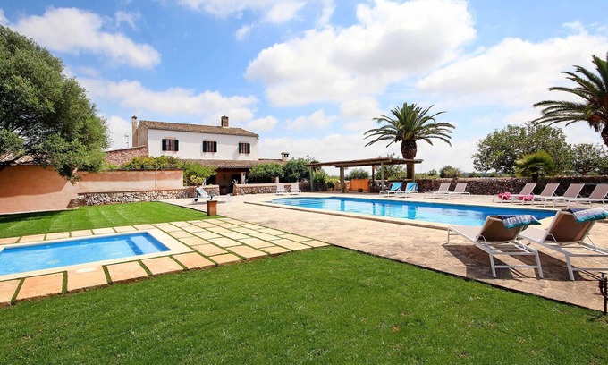 Campos Villa | Country House 'Son Rossinyol' with Mountain Views, Private Pool and Wi-Fi
