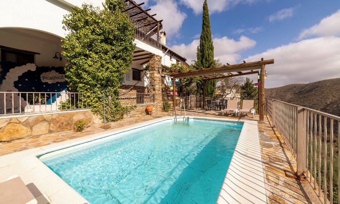 Laroya House | Country House 'Tenguerengue' with Mountain View, Wi-Fi and Air Conditioning