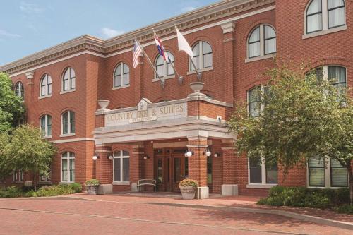St. Charles Hotel | Country Inn & Suites by Radisson, St Charles Historic District