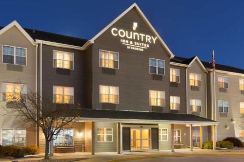 Kearney Hotel | Country Inn & Suites by Radisson, Kearney, NE