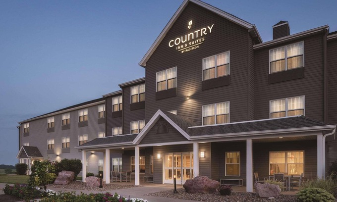 Pella Hotel | Country Inn & Suites by Radisson, Pella, IA