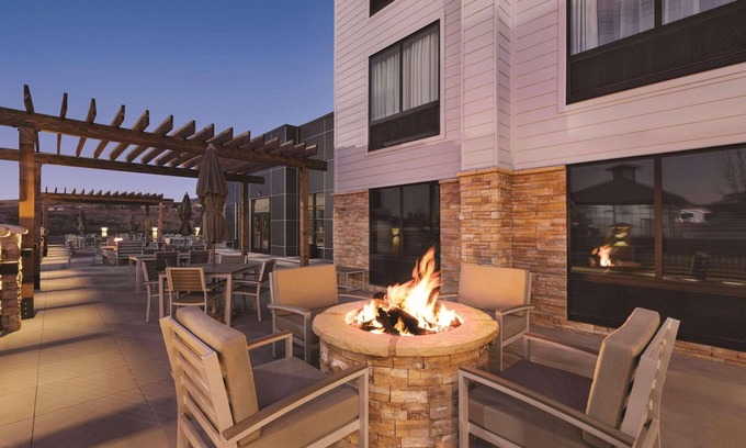 Kodak Hotel | Country Inn & Suites by Radisson, Sevierville Kodak, TN