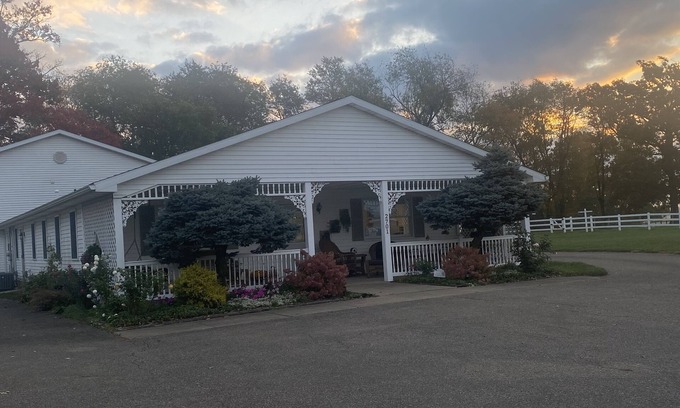 Keene House | Country View Lodging In the heart of Amish Country