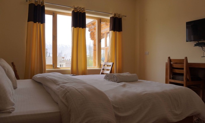 Leh House | couple and family friendly cozy home in the epicenter of leh market