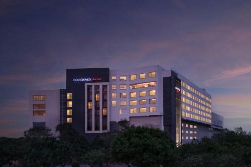 Maharana Pratap Nagar Hotel | Courtyard by Marriott Bhopal