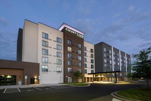 Charlotte Hotel | Courtyard by Marriott Charlotte Waverly