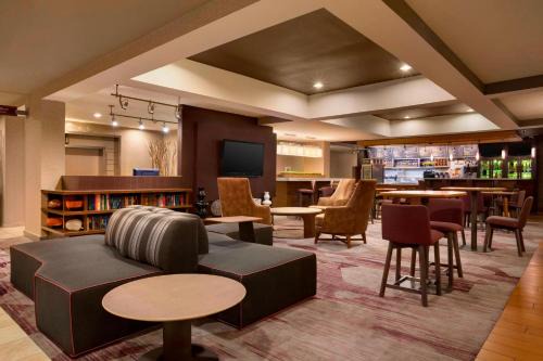 Champaign Hotel | Courtyard by Marriott Champaign