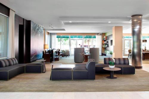 DeLand Hotel | Courtyard by Marriott DeLand Historic Downtown