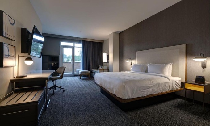 University Heights Hotel | Courtyard by Marriott Iowa City University Heights