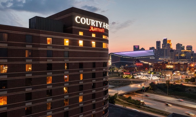 Downtown Minneapolis Hotel | Courtyard by Marriott Minneapolis Downtown