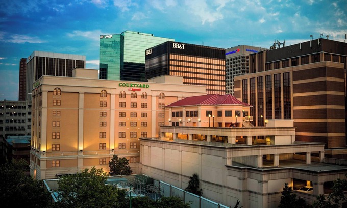 Downtown Hotel | Courtyard by Marriott Norfolk Downtown