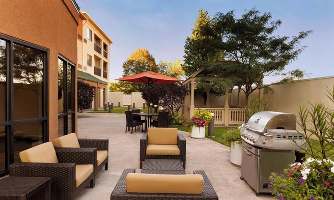 Orange Prairie Hotel | Courtyard by Marriott Peoria