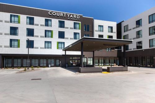 Rapid City Hotel | Courtyard by Marriott Rapid City