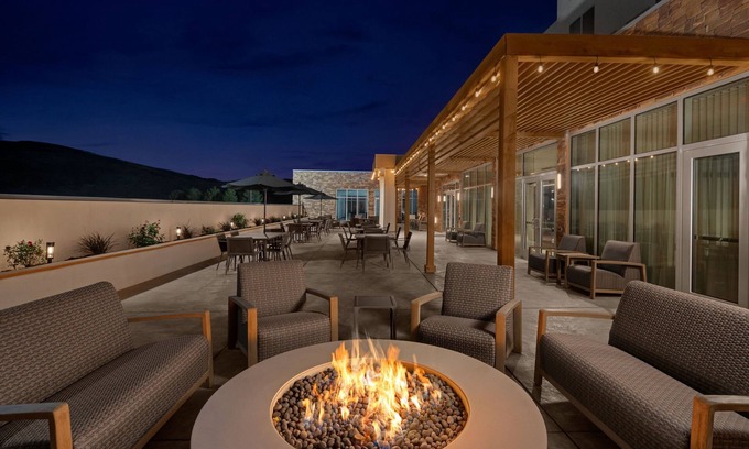 Sparks Hotel | Courtyard® By Marriott® Reno Sparks