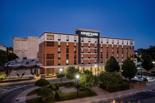 Springfield Hotel | Courtyard by Marriott Springfield Downtown