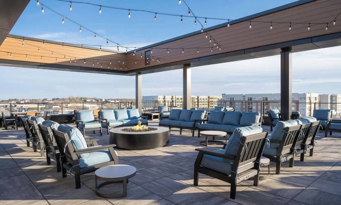 Brookfield Hotel | Courtyard by Marriott Milwaukee Brookfield at Poplar Creek