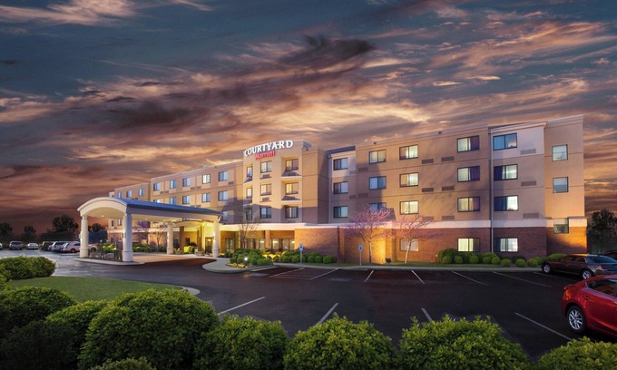Fayetteville Hotel | Courtyard by Marriott Fayetteville