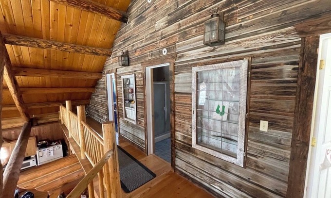 Melrose Cabin | Coychar Salmon Fly Cabin- Located on the Big Hole River