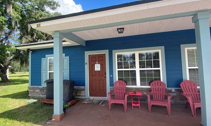 Hollister House | Cozi 101 C Close to Jax, Daytona Beach, St Augustine & Ocala National Forest.