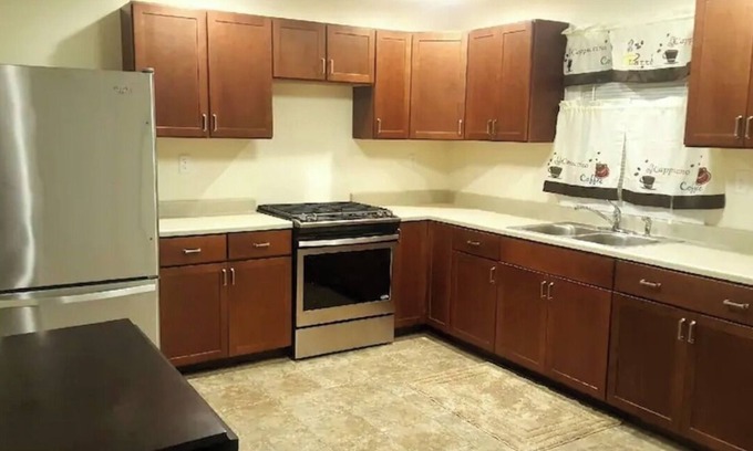 Harrisburg - Hershey House | Cozy 1 bed/1 bath fully furnished ished apartment
