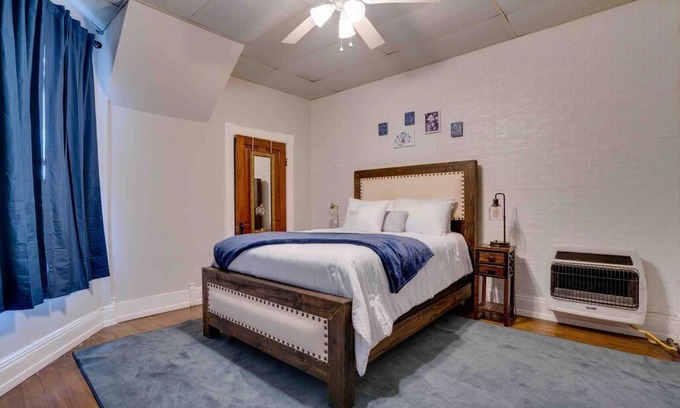 Columbia Apartment | Cozy 1 Bed Historic Elmwood Park-Centennial House