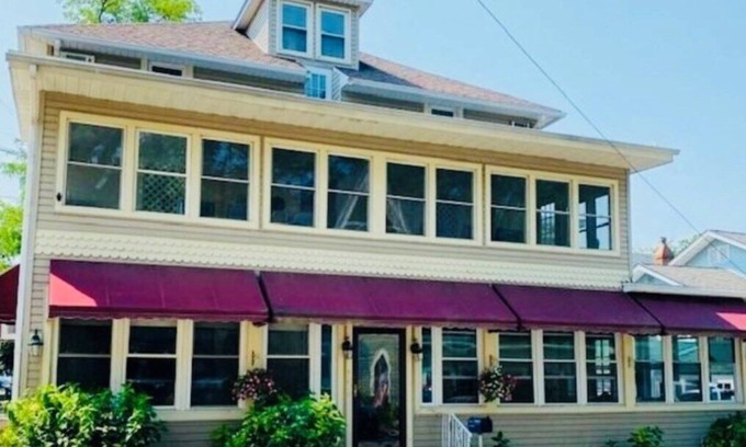 Lakeside Condo | Cozy 1-bedroom condo in wonderful Lakeside Marblehead with WiFi, AC