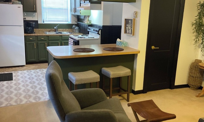 West Milton Apartment | Cozy 1-bedroom apartment with WiFi, AC in charming New Columbia