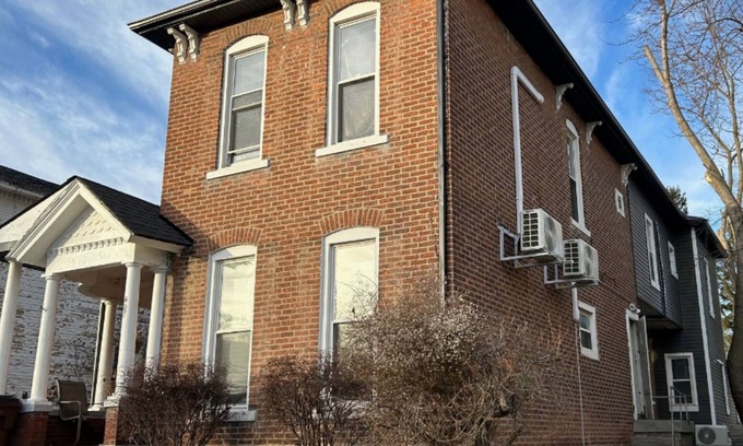 Springfield Apartment | Cozy 1-bedroom apartment with WiFi, AC, washer/dryer in charming Springfield