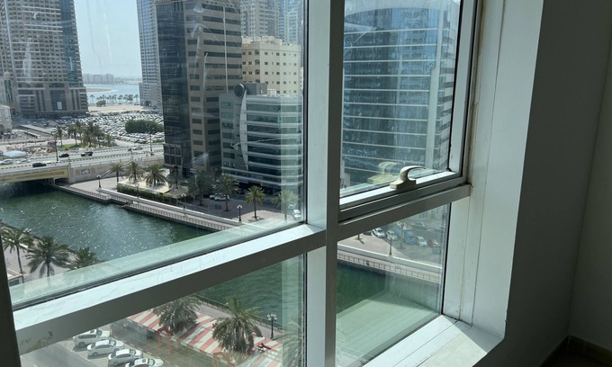 Al Majaz Apartment | Cozy 1-bedroom apartment in Sharjah with AC, WiFi