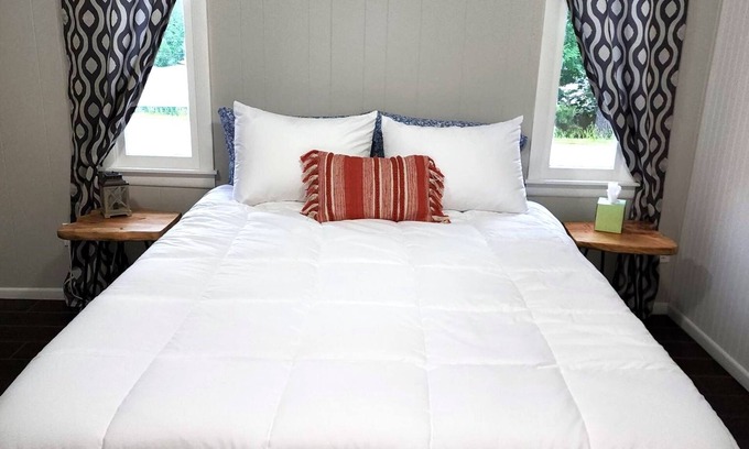 Van Buren House | Cozy 1 bedroom near Current River