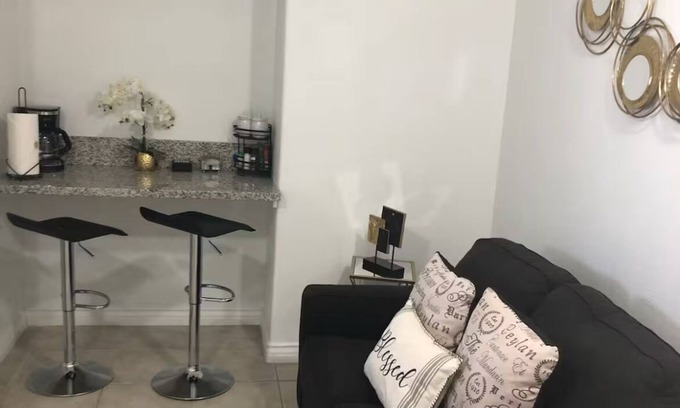 Whitney Apartment | Cozy 1-bedroom w/WiFi, TV, Netflix, small kitchen, AC in exciting Las Vegas