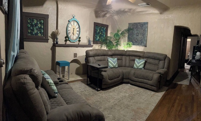 El Paso Apartment | Cozy 1bd- 1ba apartment with AC, in vibrant El Paso close to UTEP