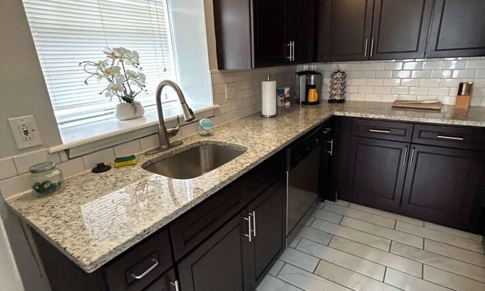 Central West End Apartment | Cozy 1BR CWE near BJH STL Zoo