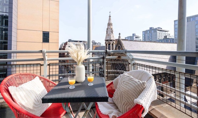 Tower Hill Apartment | Cozy 1BR Near Tower Bridge - St Paul's Cathedral