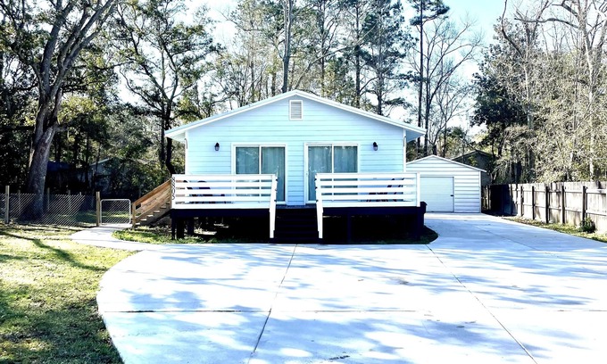 Gulf Park Estates Cottage | Cozy 2-bedroom 2 bath cottage in enjoyable Ocean Springs!