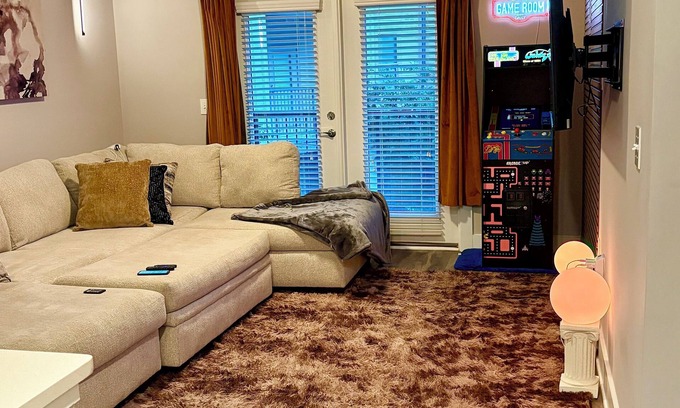 Sandy Springs Apartment | Cozy 2-bedroom apartment in the ♥️ of Atlanta, with WiFi fitness room mins to Mal