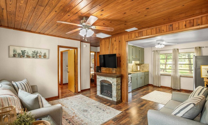 Dunnellon House | Cozy 2-Bedroom Dunnellon Abode