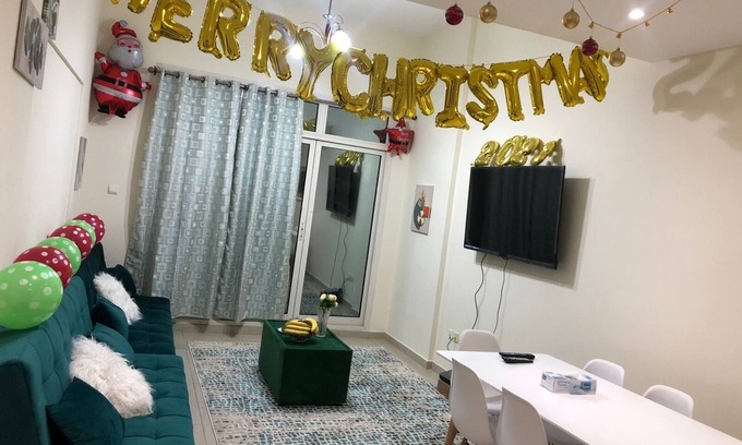 Dubai Apartment | Cozy 2 bedroom flat with Sauna, steaming, pool & others
