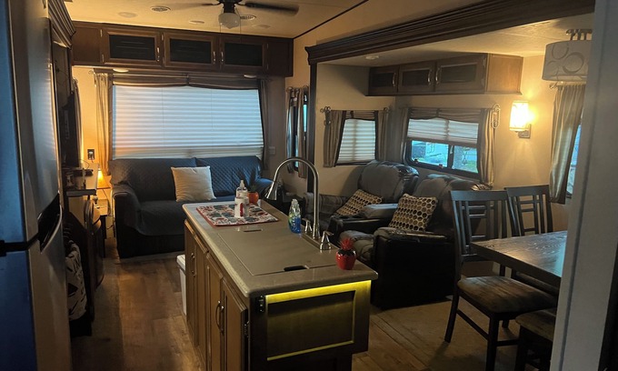 Winchester House | Cozy 2-bedroom RV in awesome Winchester with WiFi, AC