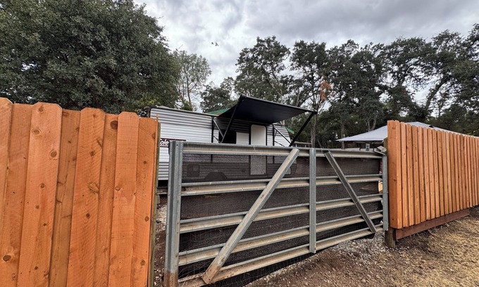 Clear Lake House | Cozy 2023 RV in Clearlake – Sleeps 4 w/AC, WiFi & Free Coffee